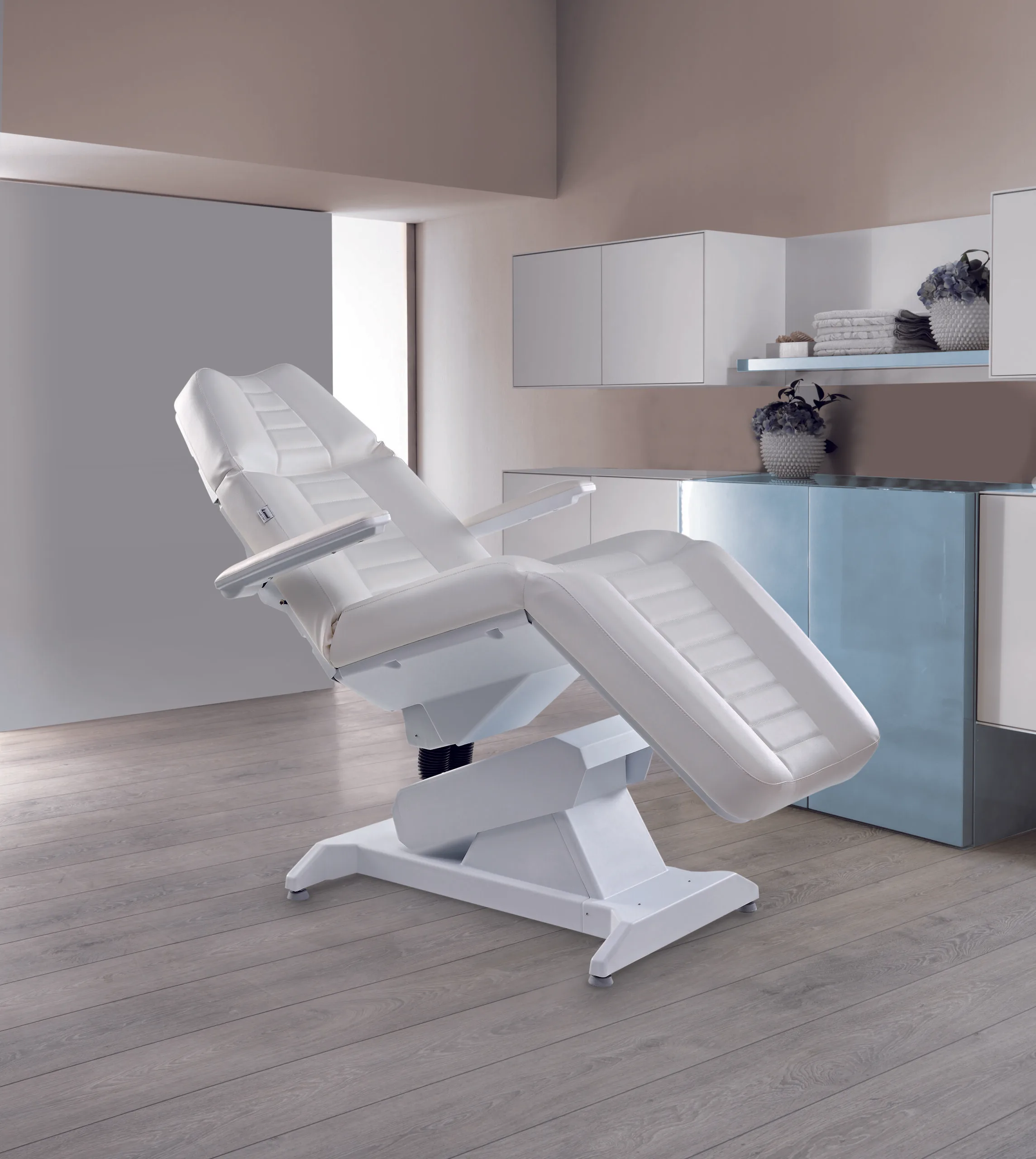 LEMI - תצוגה בסביבת קליניקה | לי דניאלס