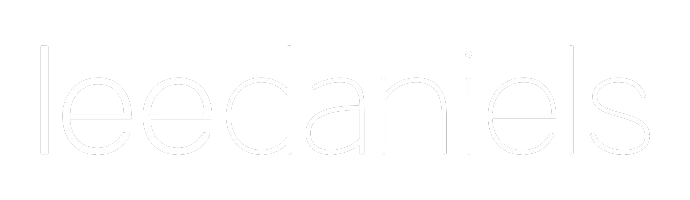 לוגו לבן - לי דניאלס